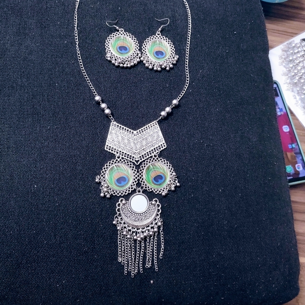 Necklace set - Picture 2 of 5